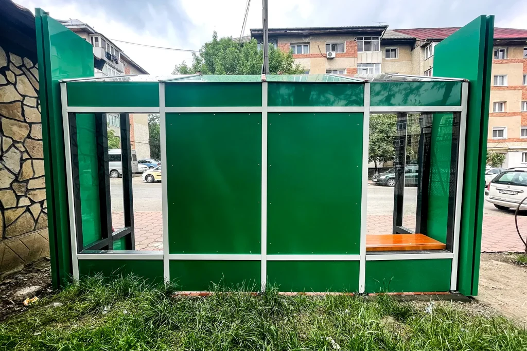 Spatele stației de autobuz în Suceava