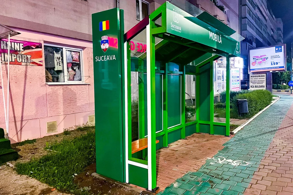 Stație autobuz Suceava, Mobilă